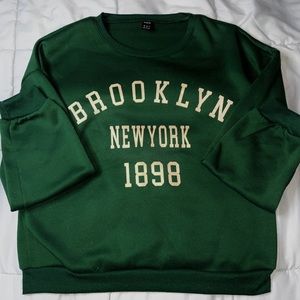 Dark green crew neck sweater nyc graphics